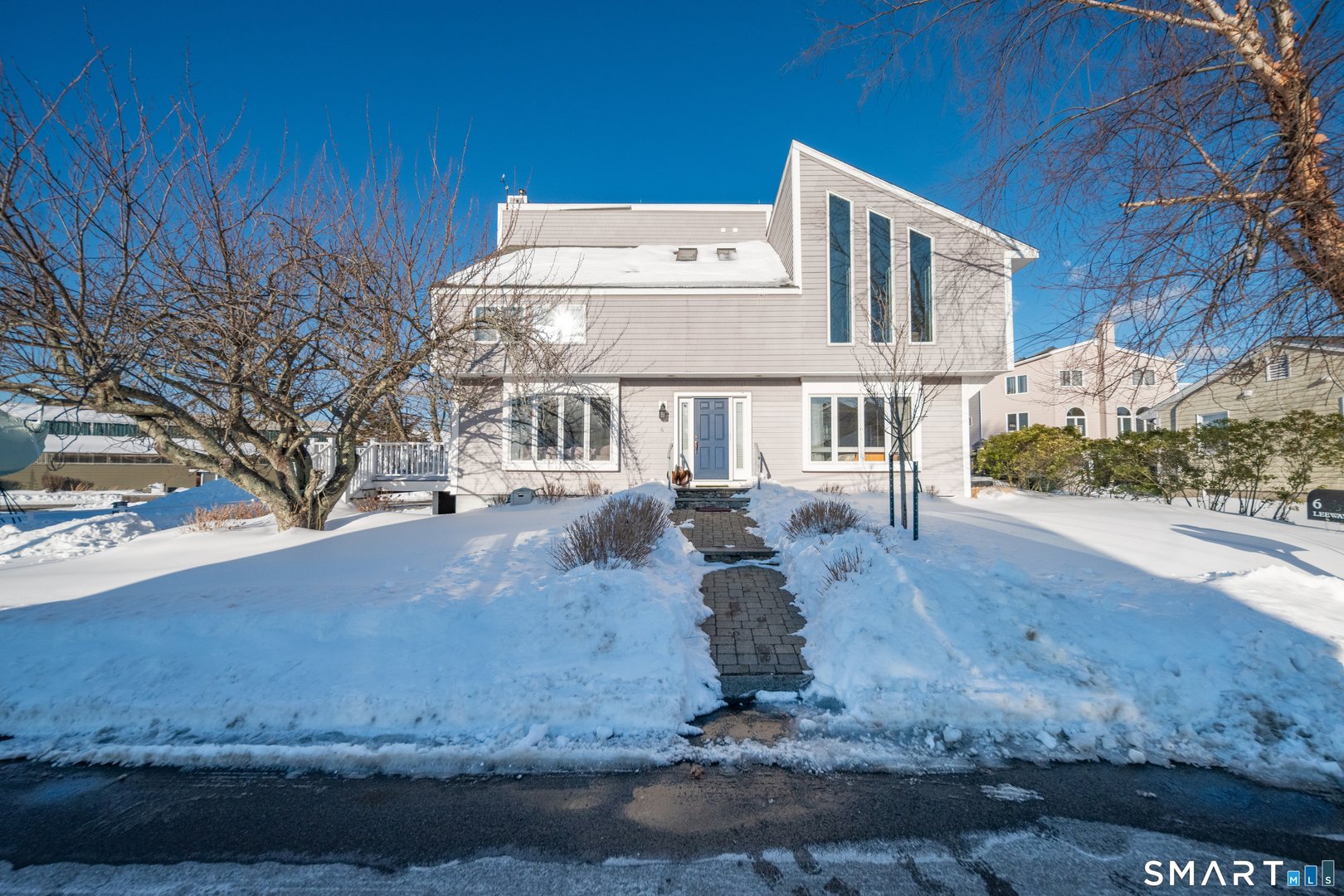 6 Leeway Drive Photo 1