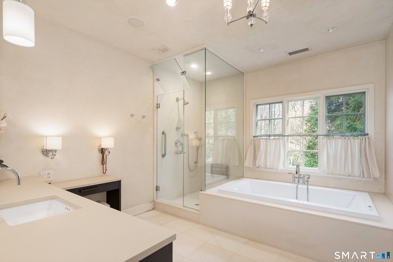 88 Bentwood Drive Photo 18