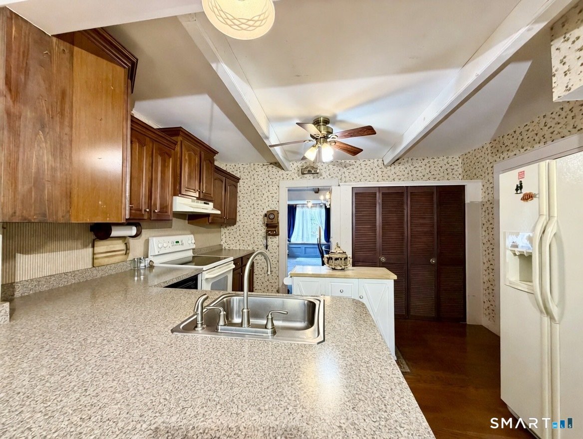 241 Niantic River Road Photo 9