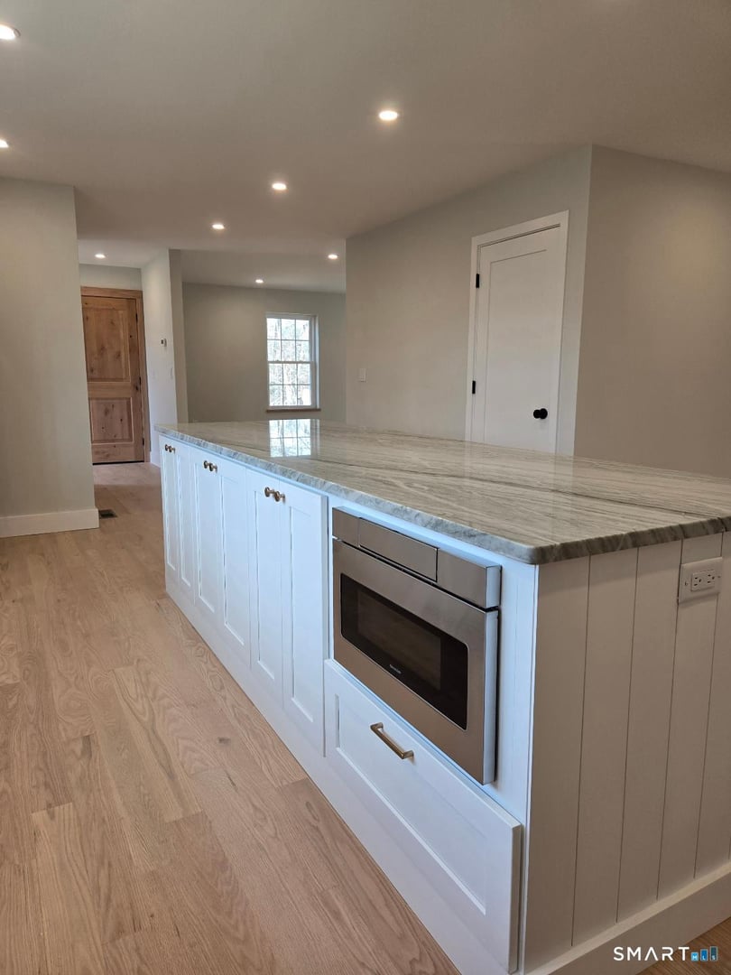 152 Davis Road Photo 6