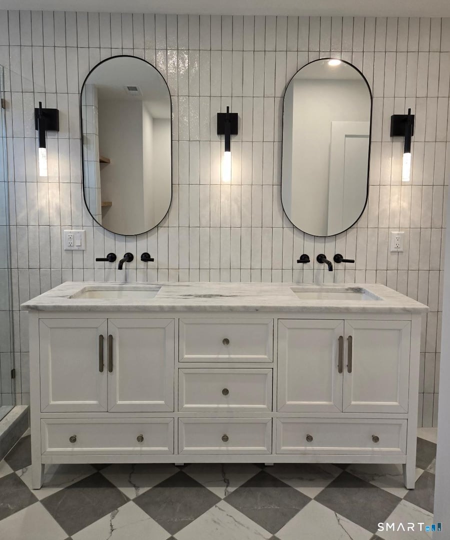 152 Davis Road Photo 15