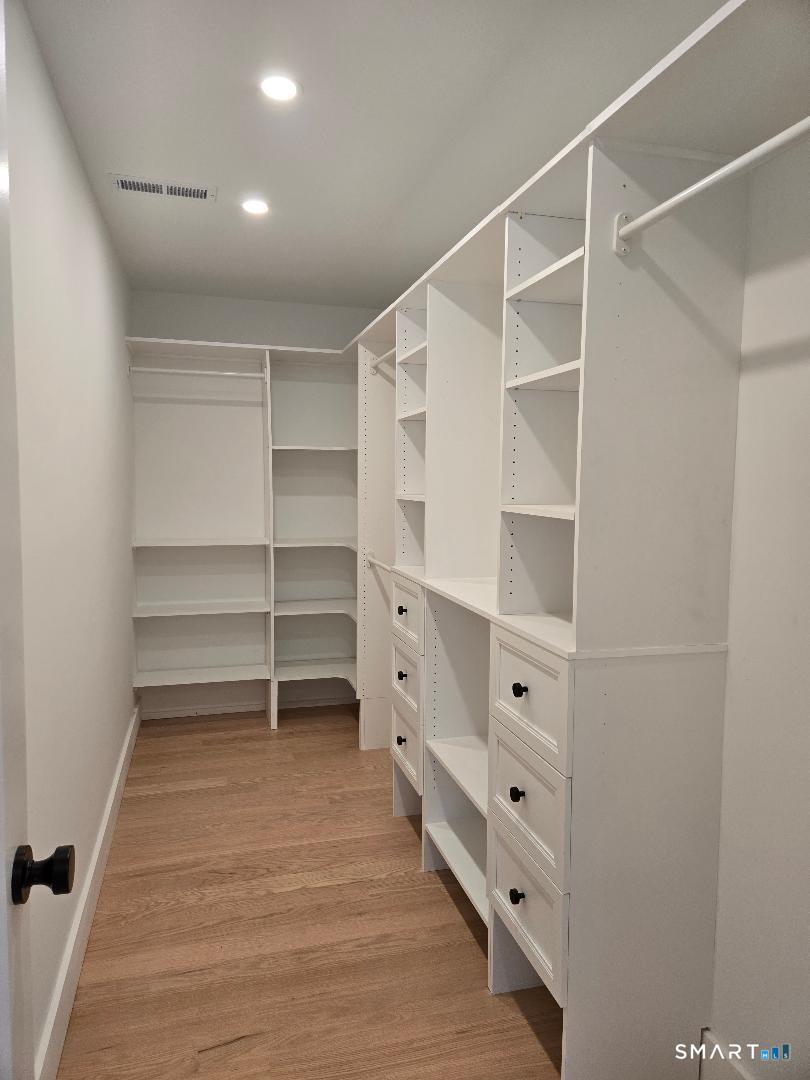 152 Davis Road Photo 16