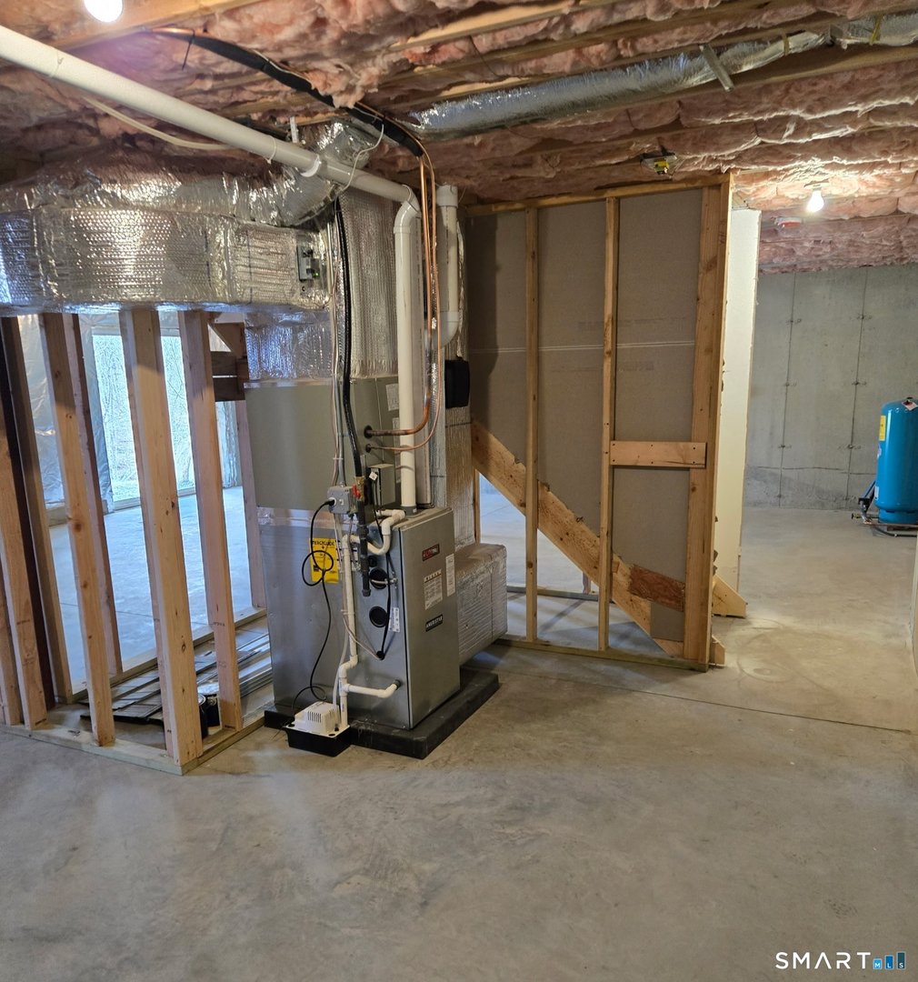 152 Davis Road Photo 26