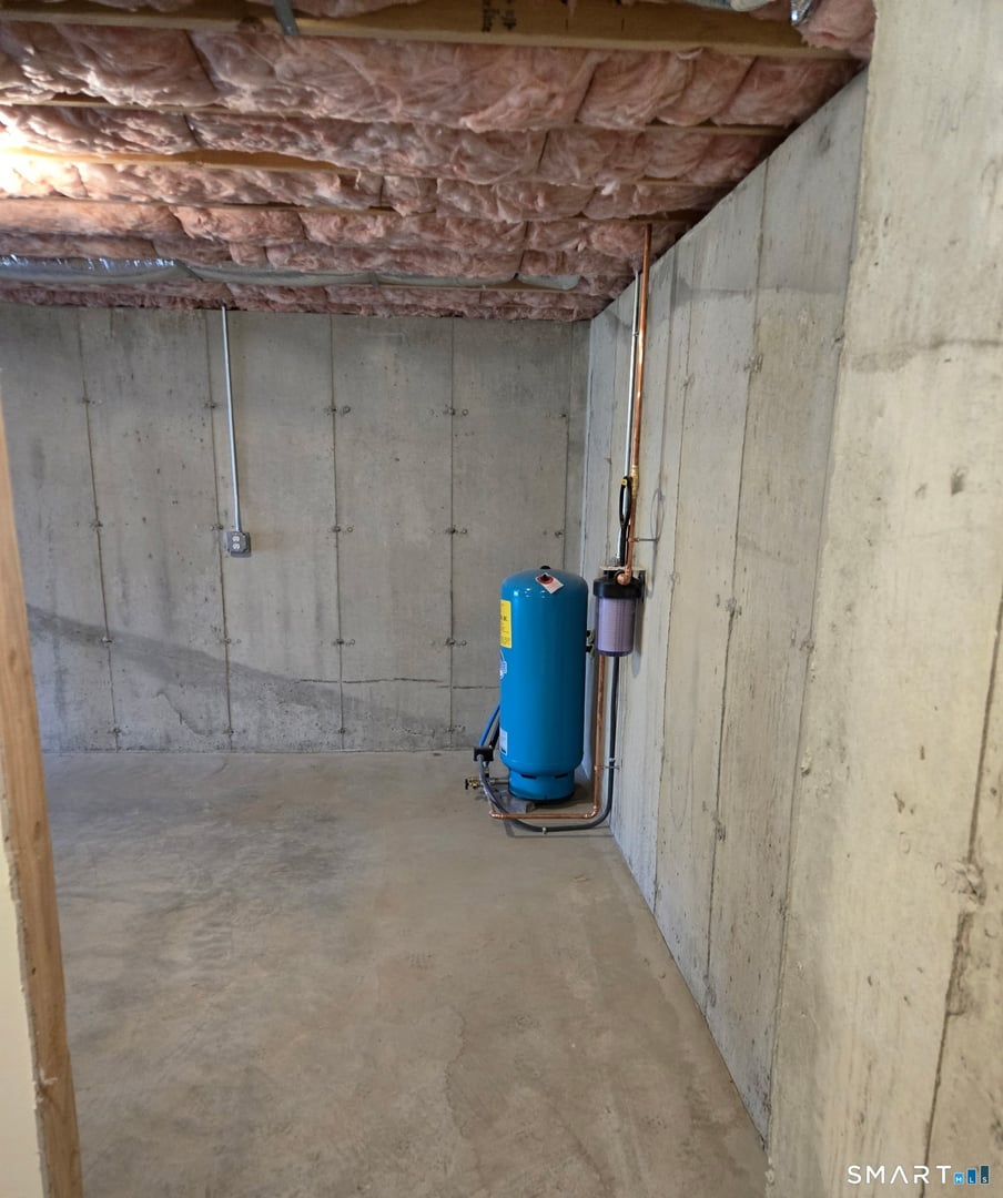 152 Davis Road Photo 29