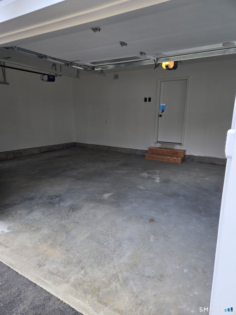 152 Davis Road Photo 30