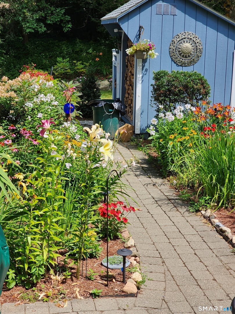 16 Stonewall Drive Photo 6