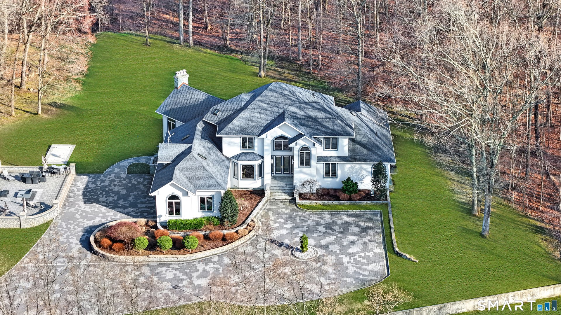 39 Golden Hill Lane Photo 2