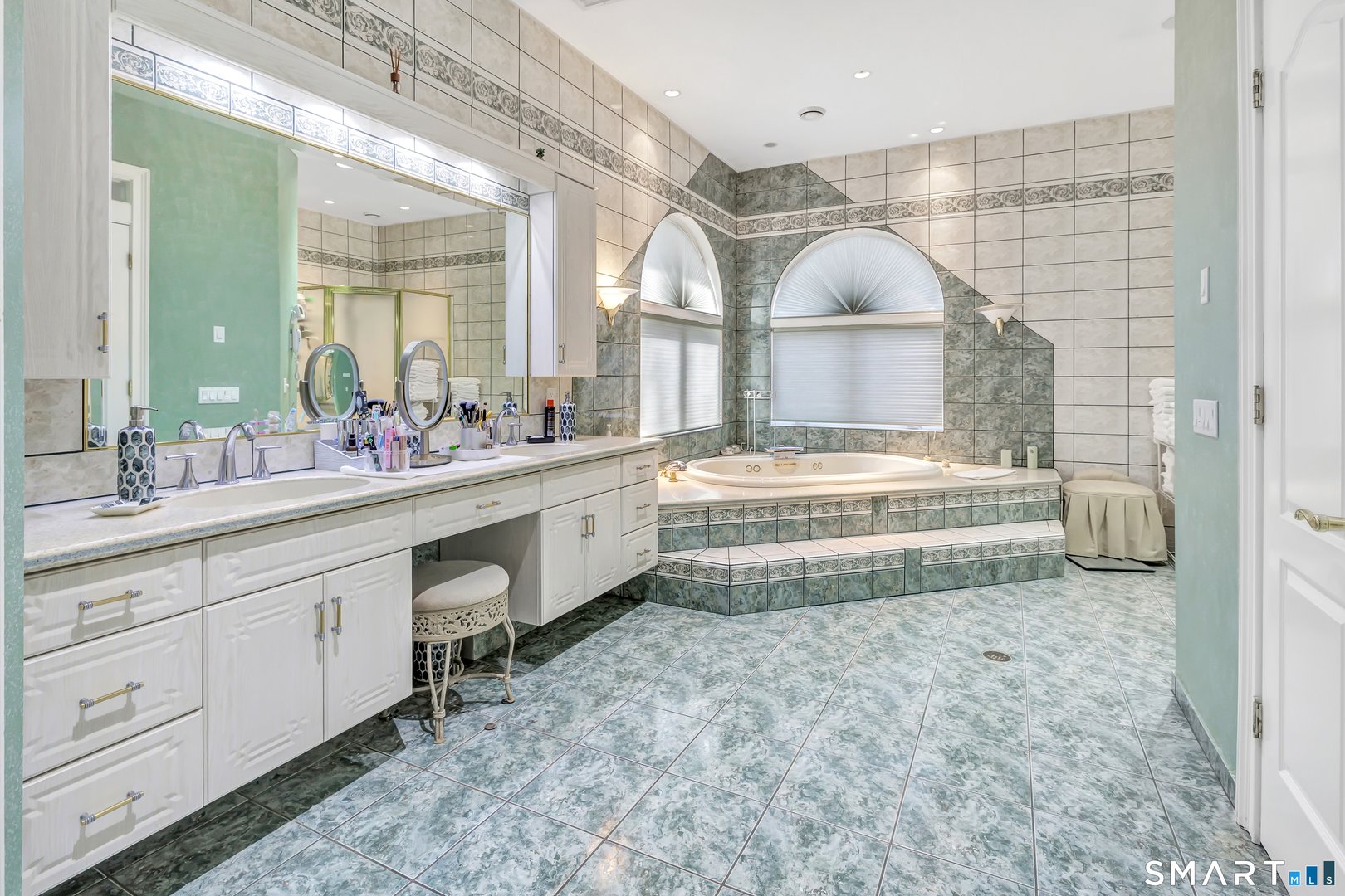 39 Golden Hill Lane Photo 11