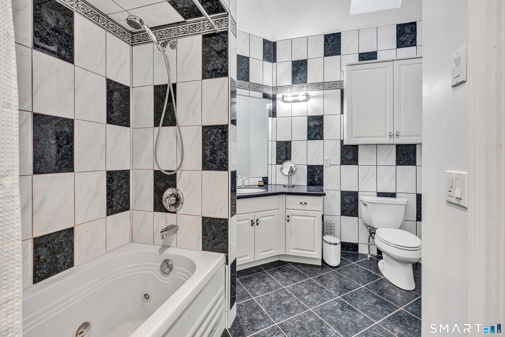 39 Golden Hill Lane Photo 21