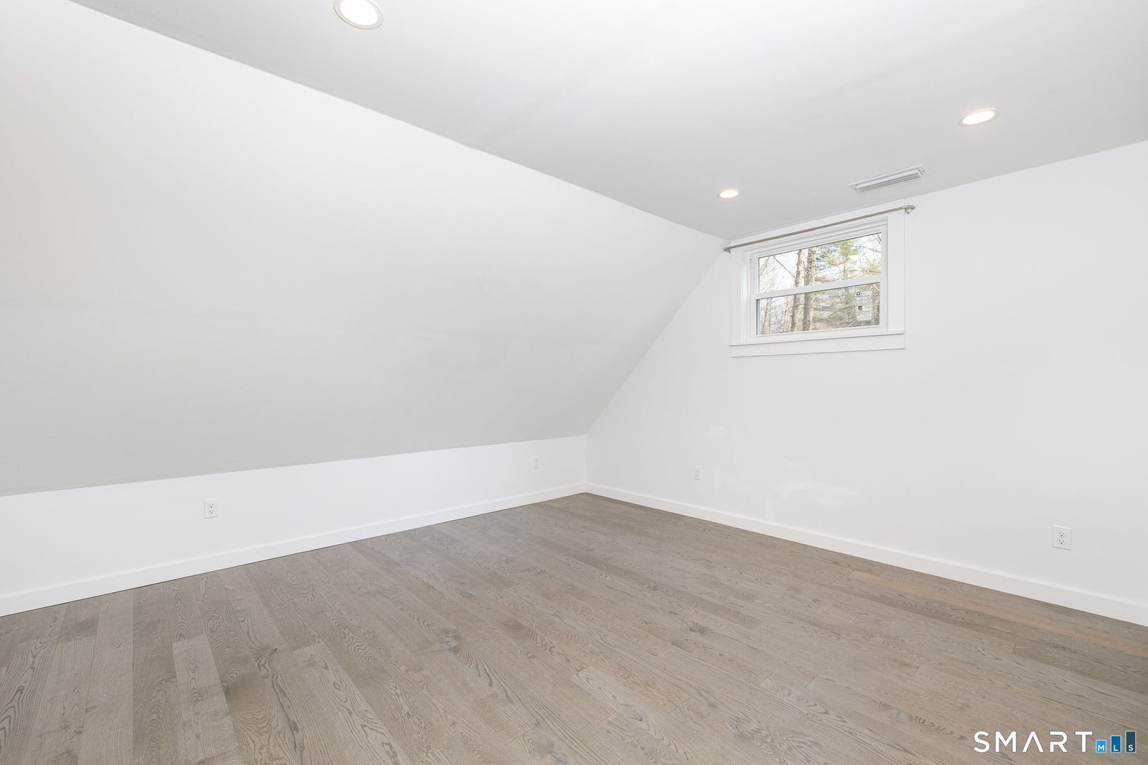 33 Pinewoods Drive Photo 17