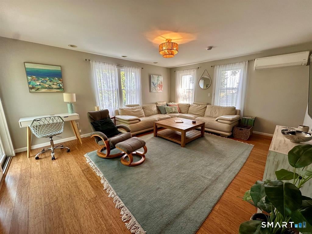 44 Warren Street Photo 10