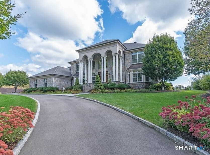 22 Nature Lane Photo 4