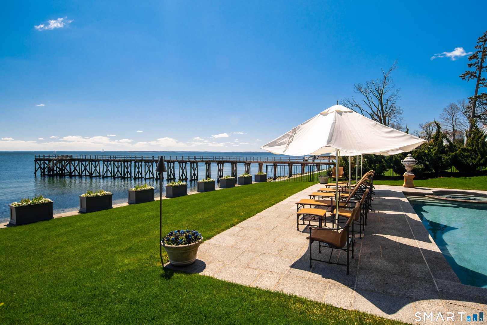 207-209 Long Neck Point Road Photo 6