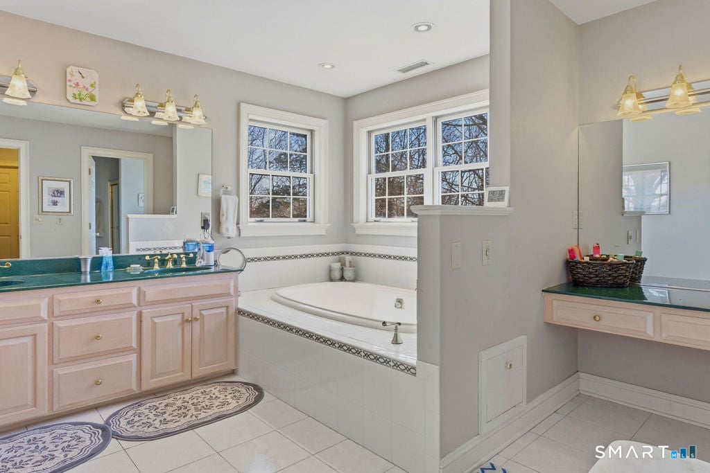 53 Oakridge Drive Photo 20