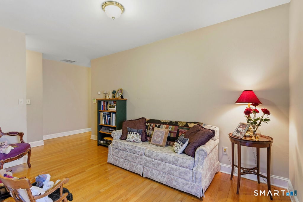 53 Oakridge Drive Photo 21