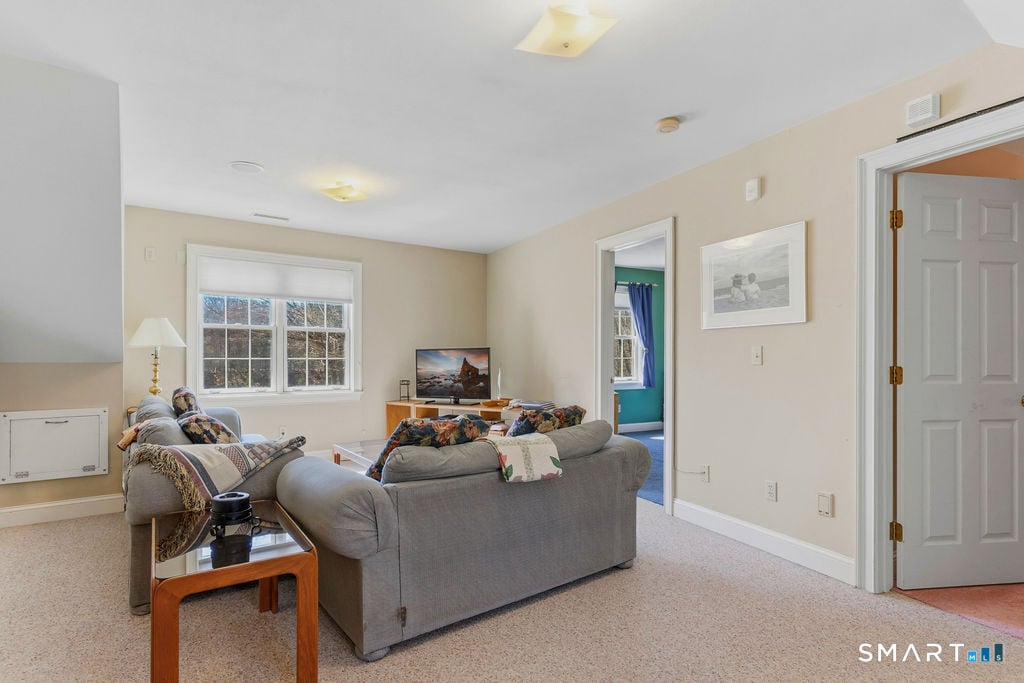 53 Oakridge Drive Photo 22