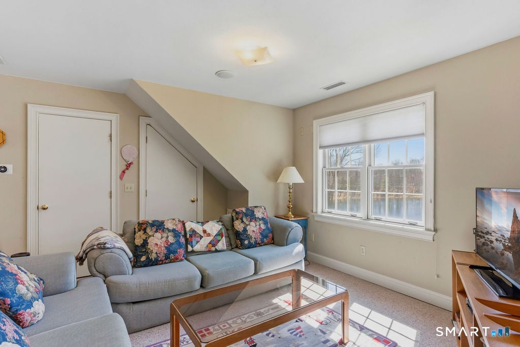 53 Oakridge Drive Photo 23