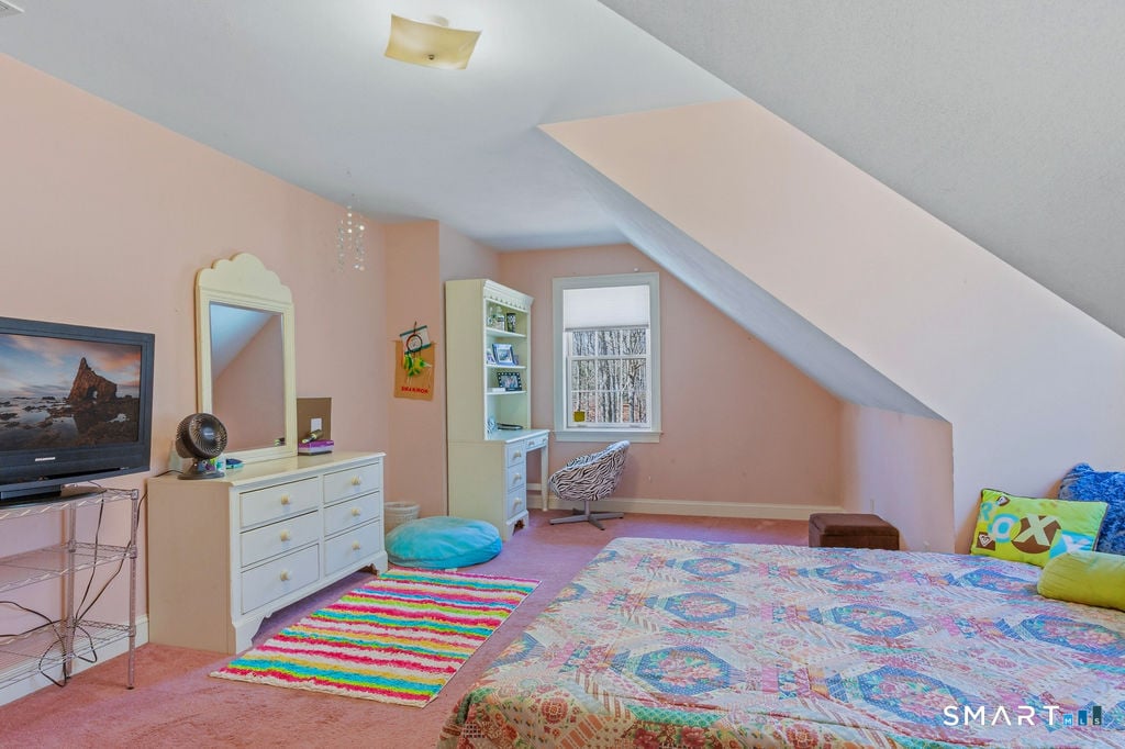 53 Oakridge Drive Photo 26