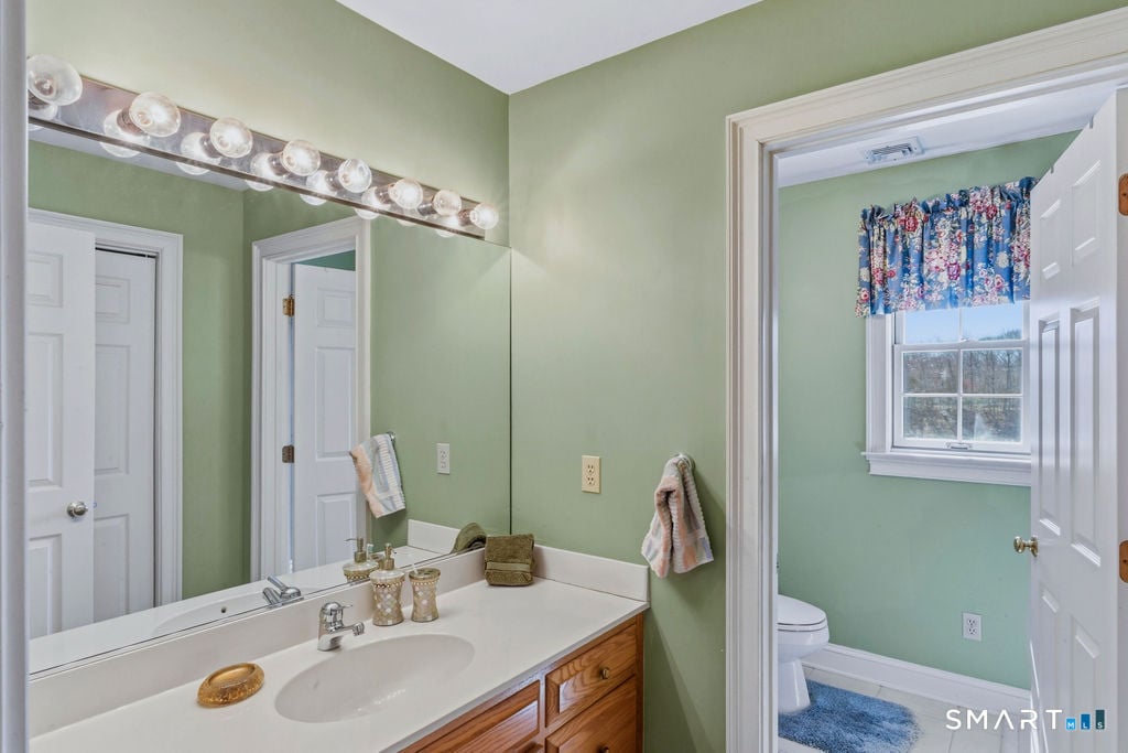 53 Oakridge Drive Photo 28