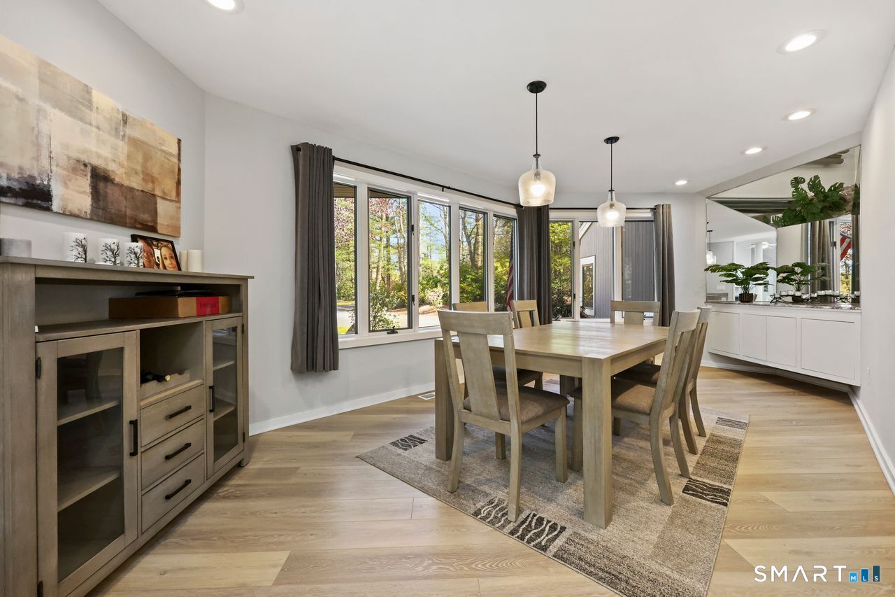 28 Strawberry Lane Photo 6