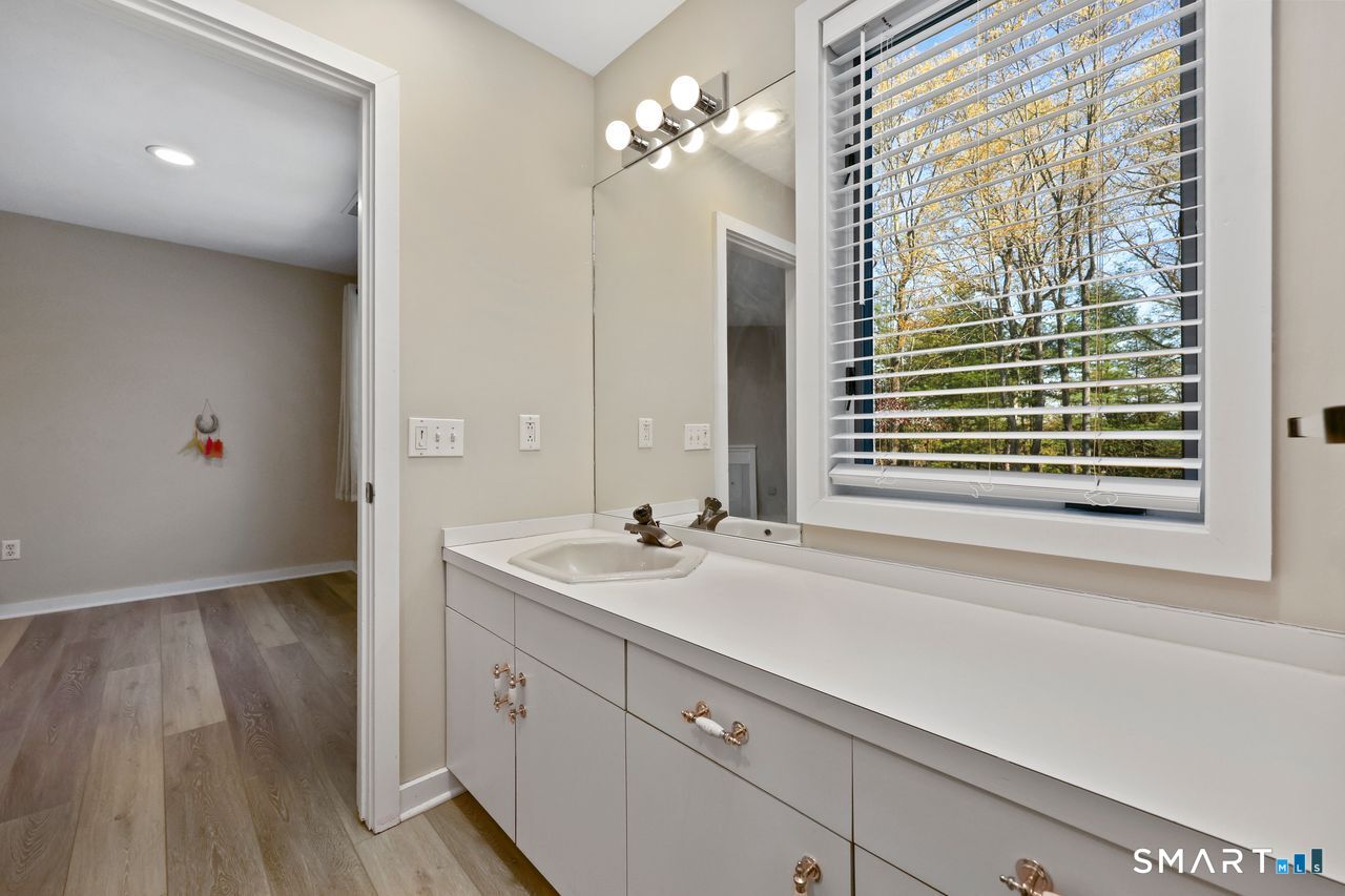 28 Strawberry Lane Photo 19