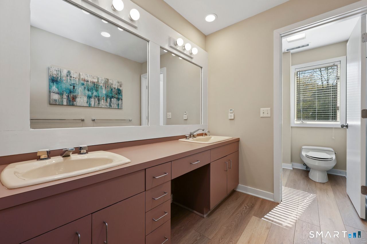 28 Strawberry Lane Photo 21