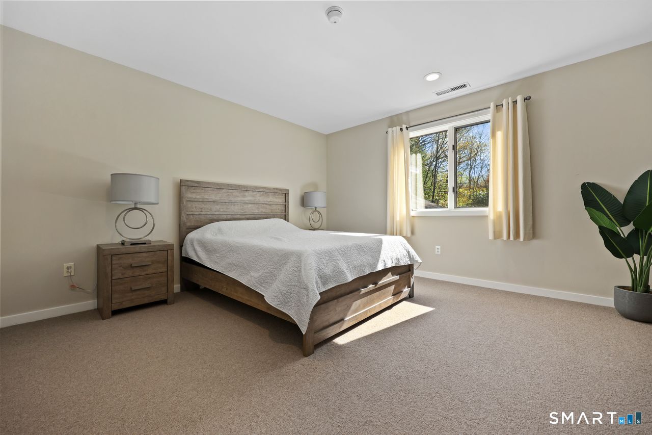 28 Strawberry Lane Photo 22