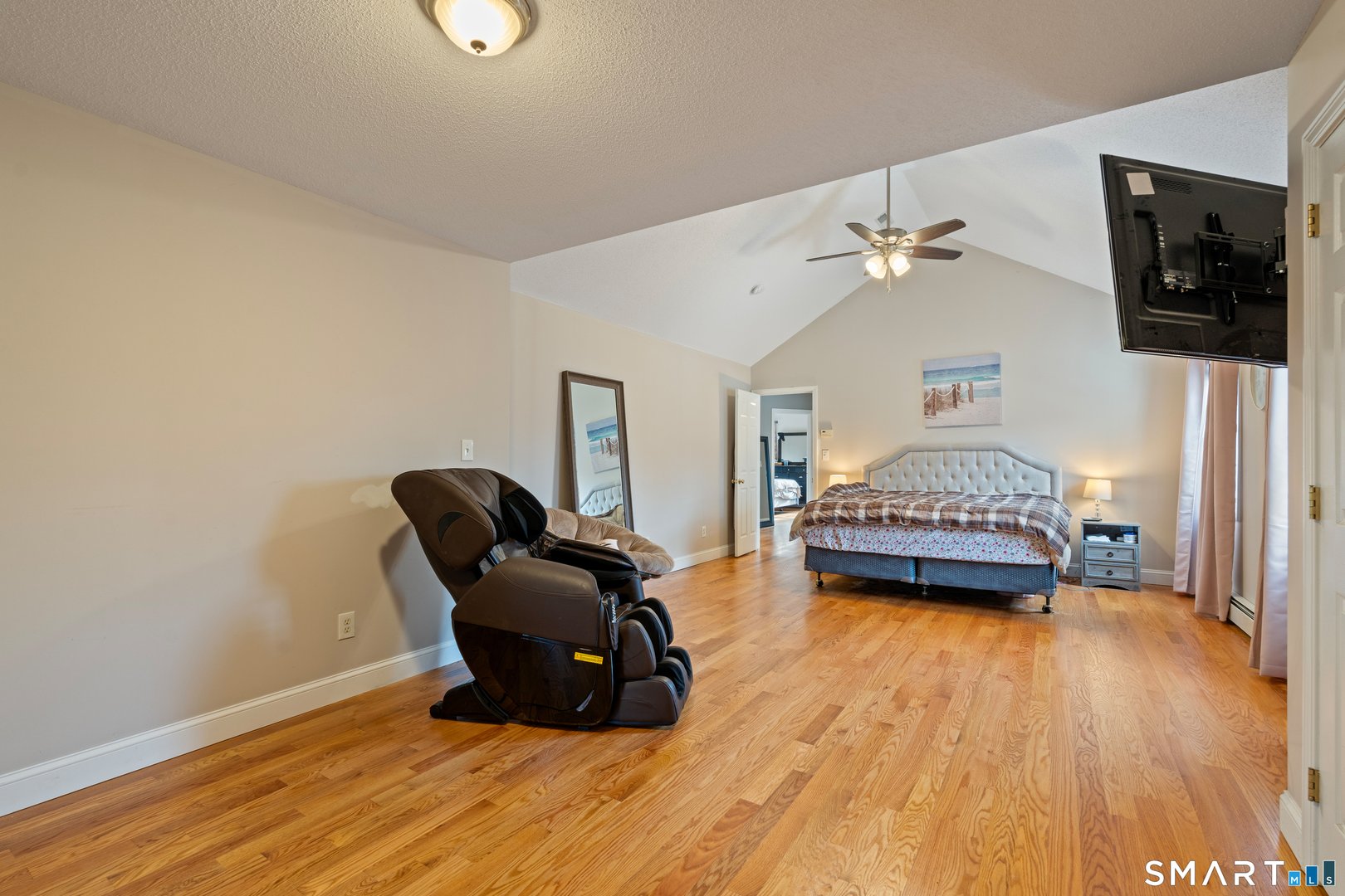 453 Burlington Road Photo 14