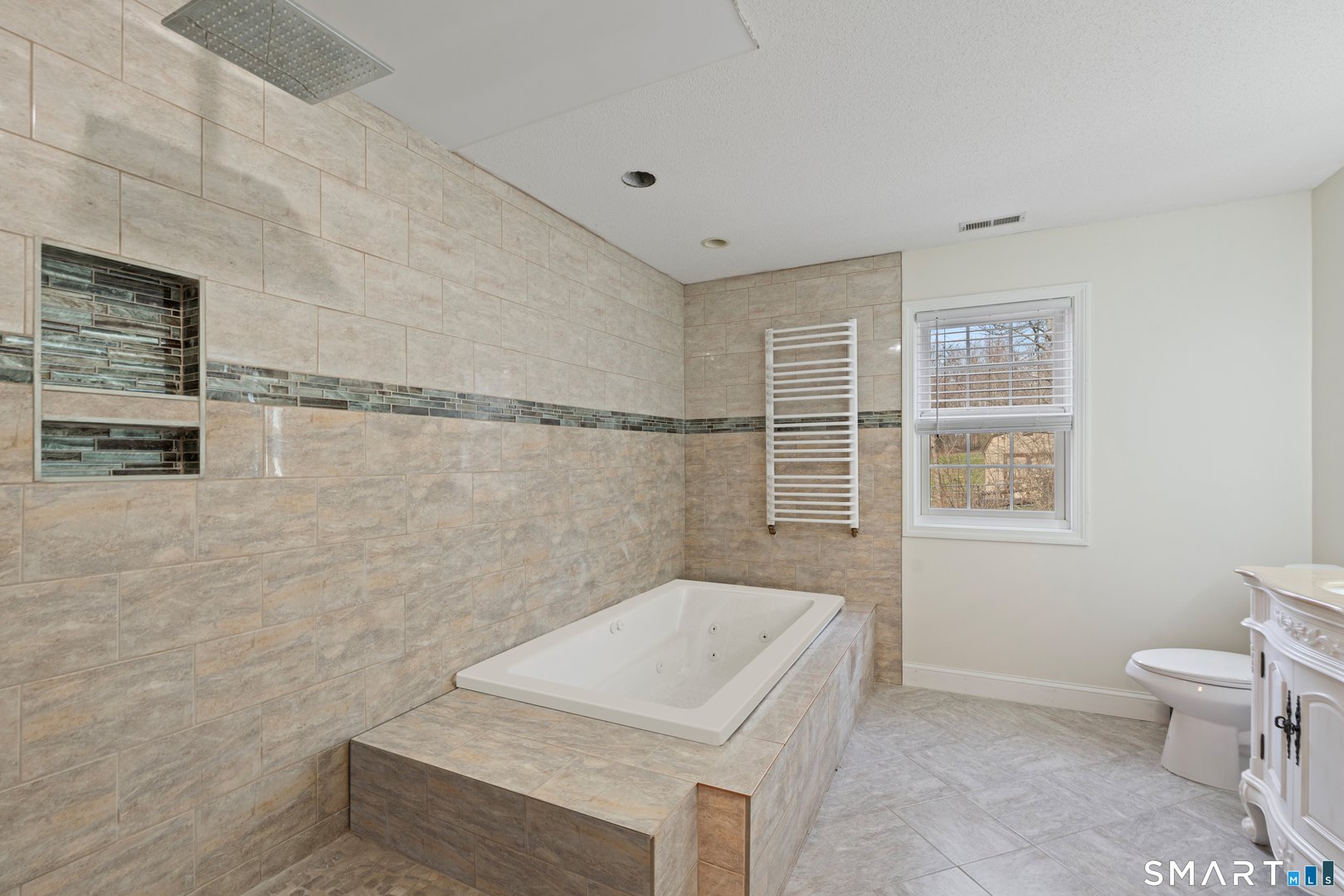 453 Burlington Road Photo 16