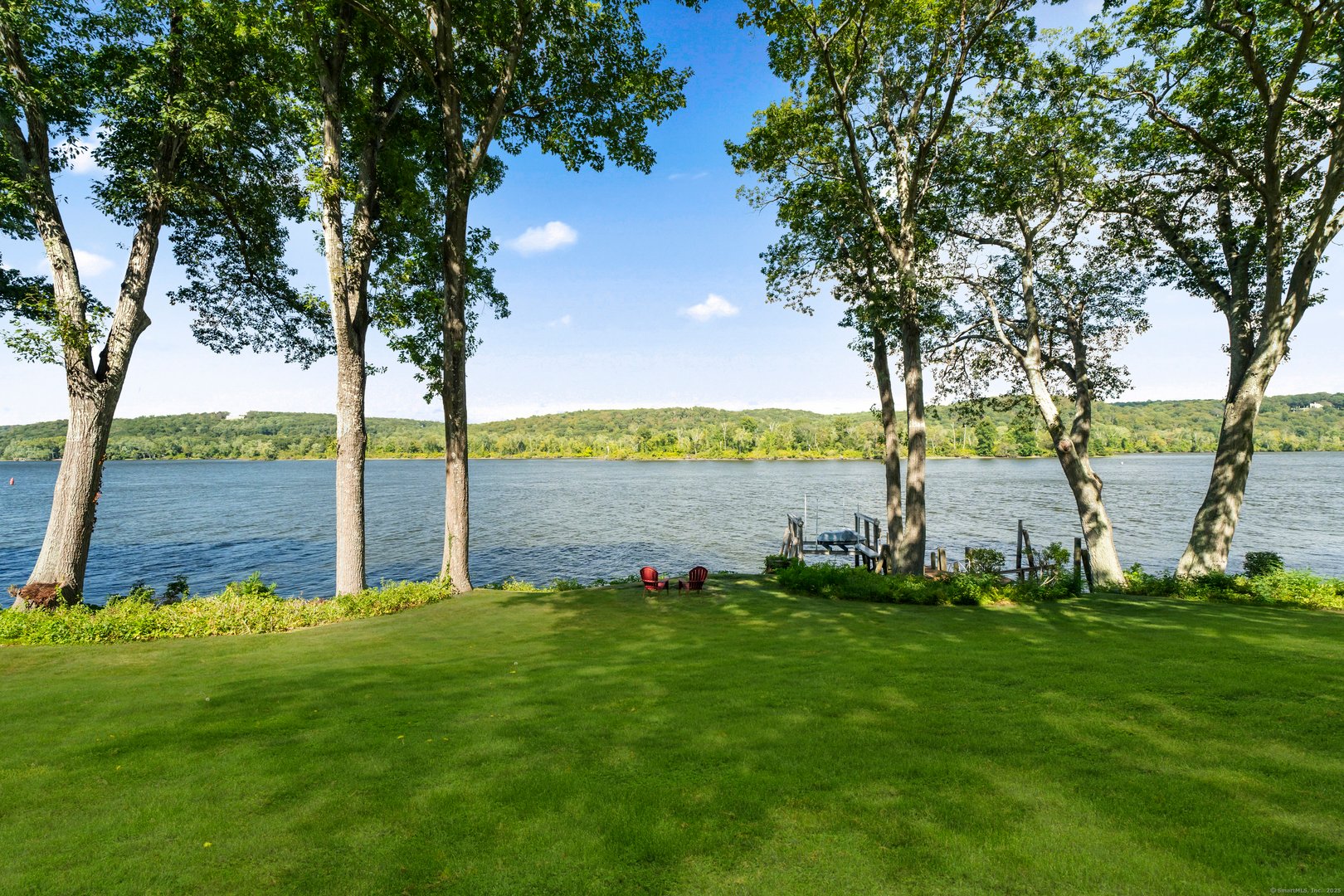 288 Middlesex Avenue Photo 3