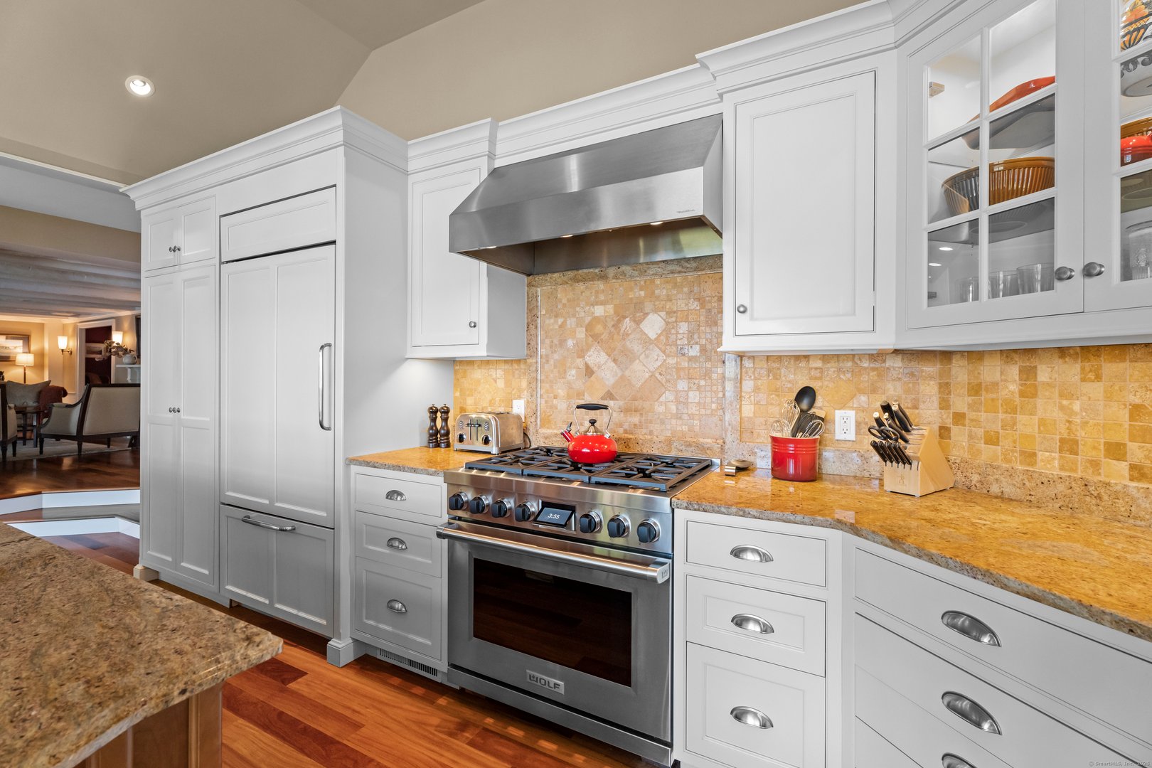 288 Middlesex Avenue Photo 9