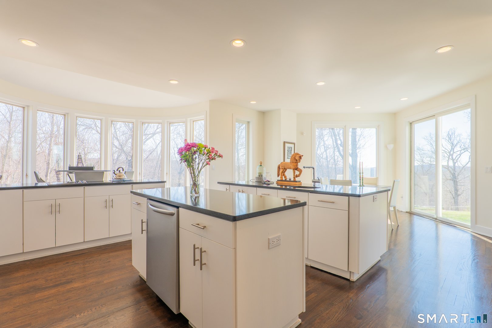 216 Kuhne Road Photo 5