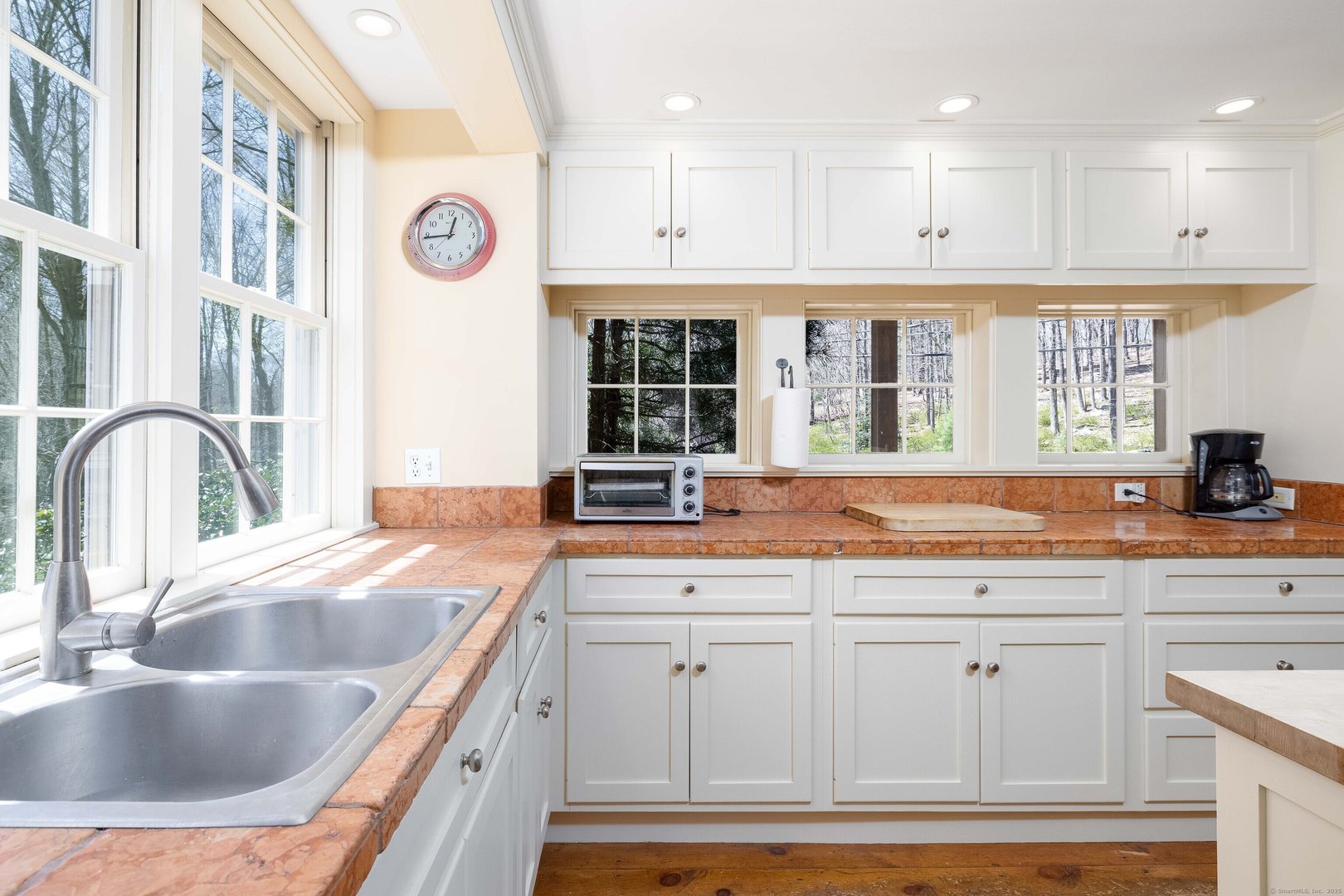 180 Green Hill Road Photo 5