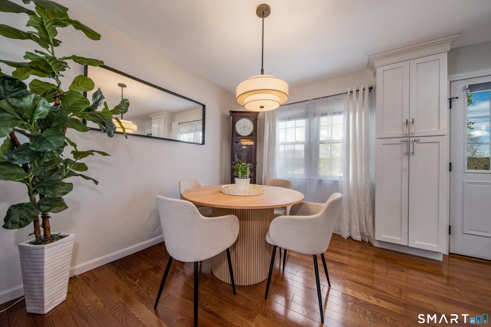 2 Lakeview Terrace Photo 12