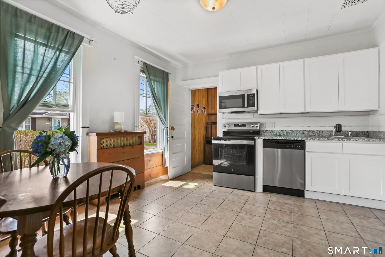 939 Nichols Avenue Photo 7