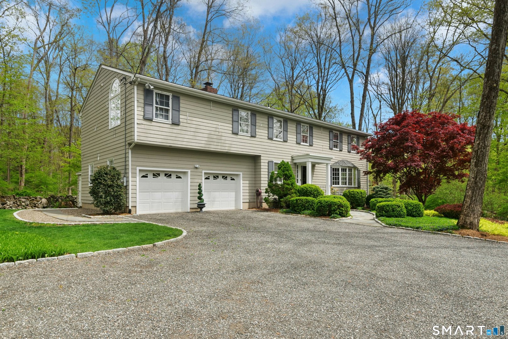 95 Alexandra Drive Photo 2