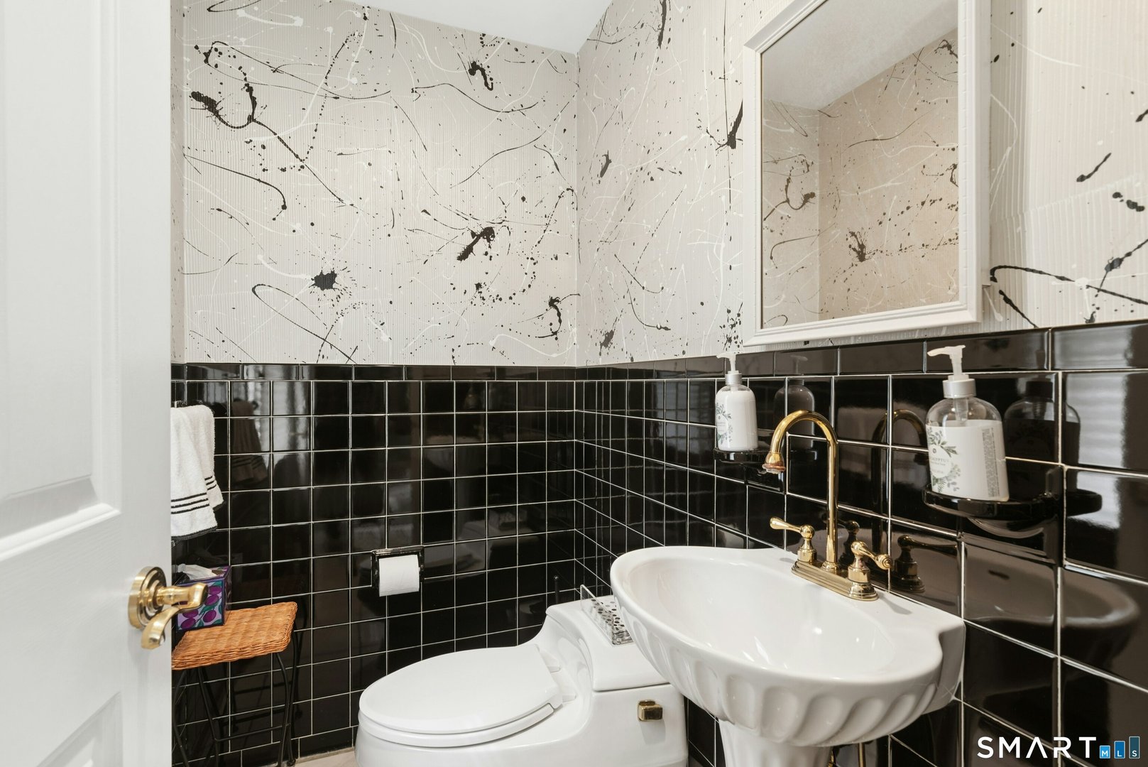 95 Alexandra Drive Photo 19