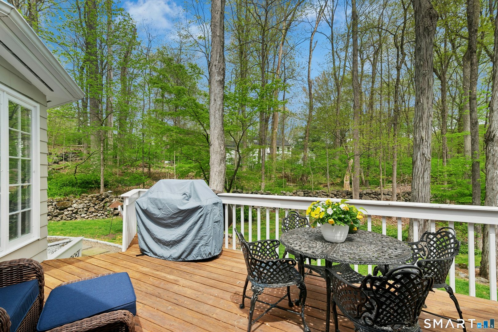 95 Alexandra Drive Photo 33