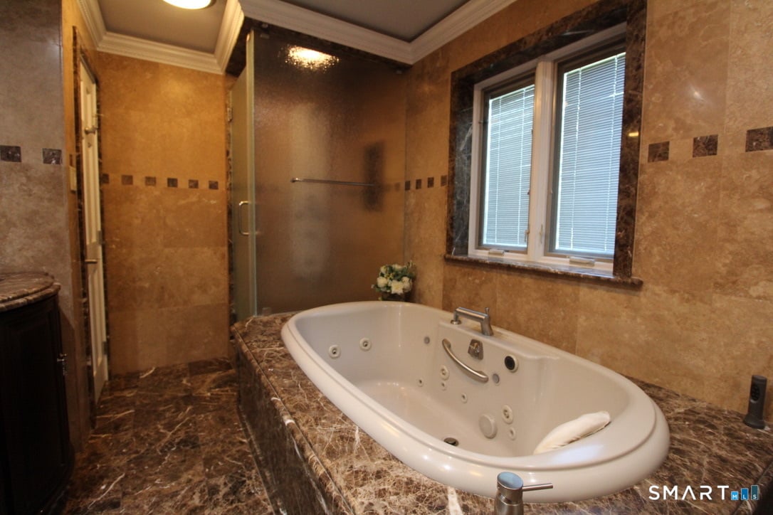 20 East Lane Photo 17