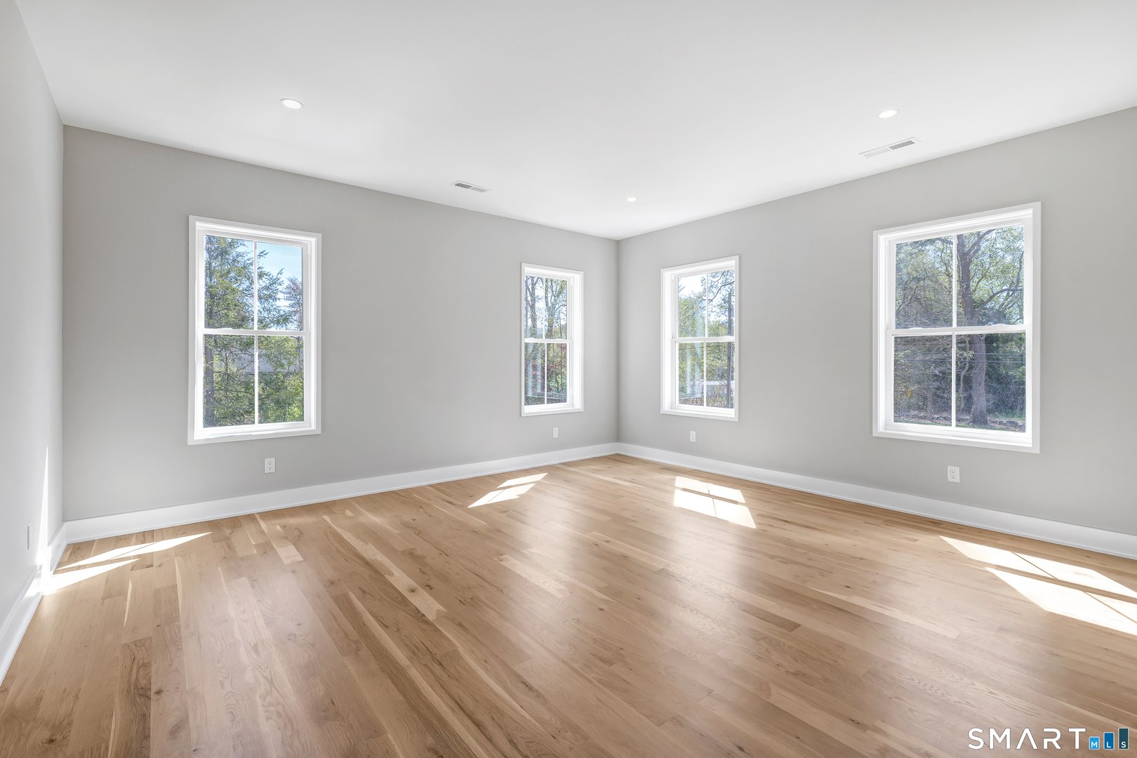 355 Spring Hill Road Photo 13