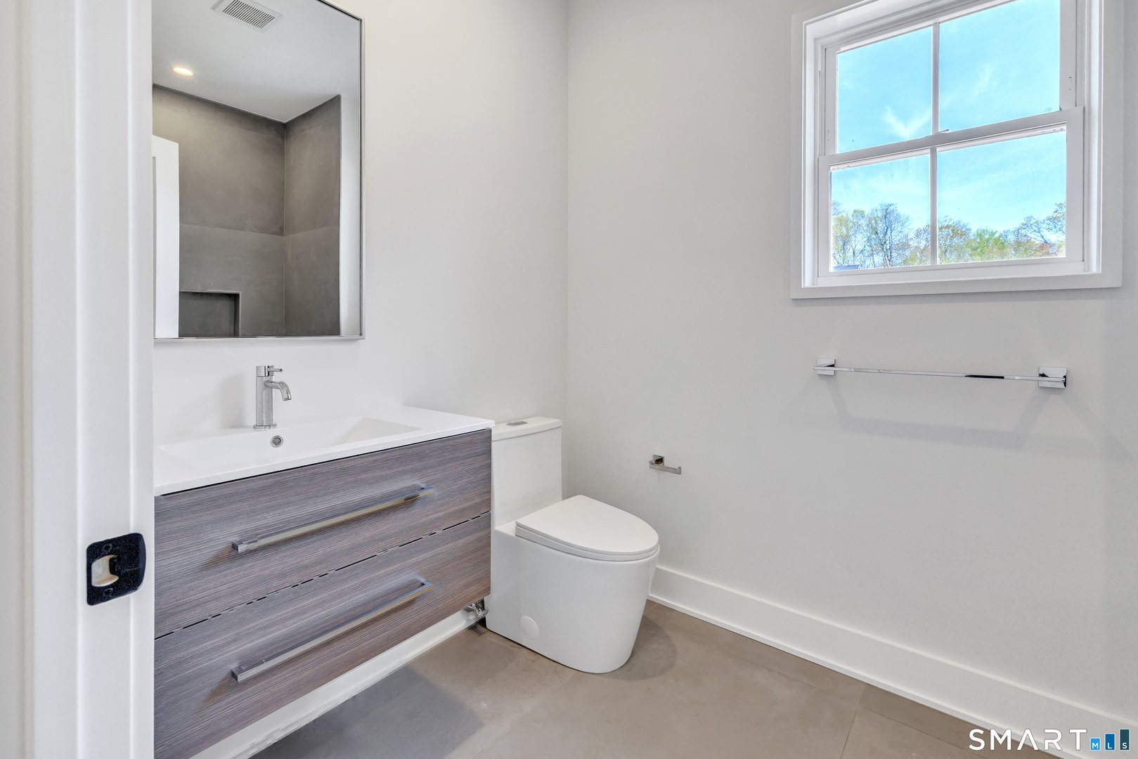 355 Spring Hill Road Photo 16