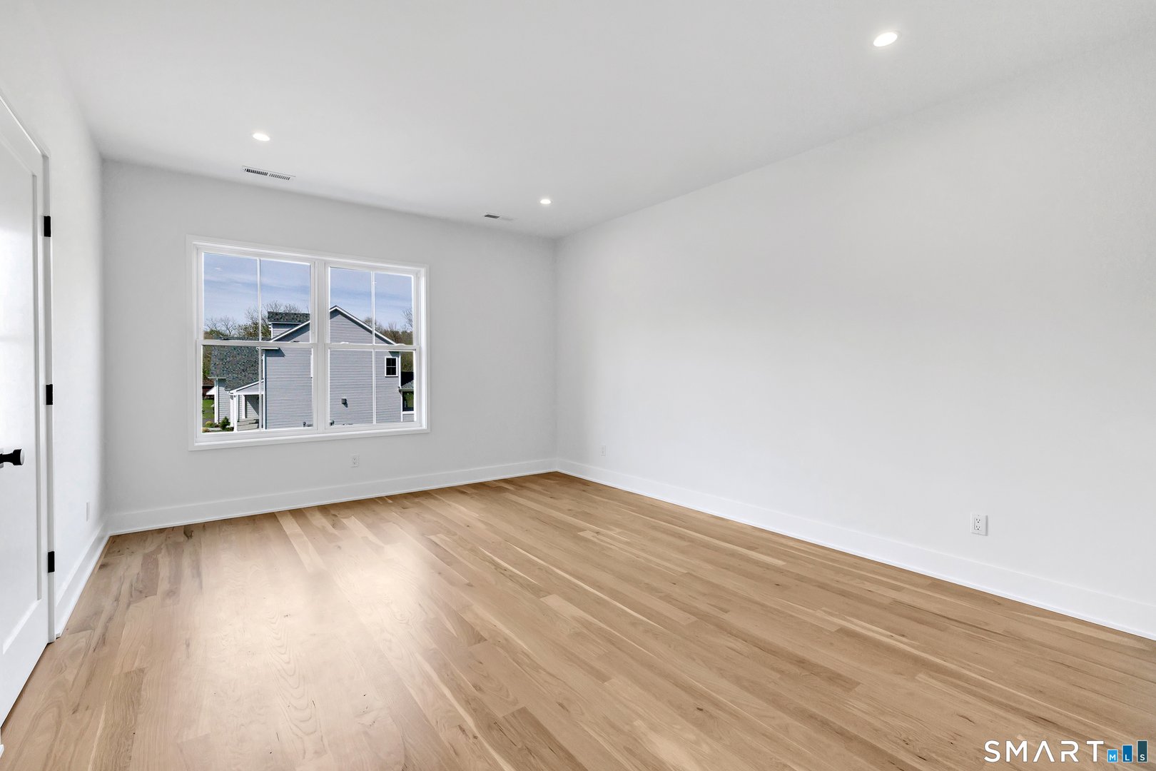 355 Spring Hill Road Photo 18