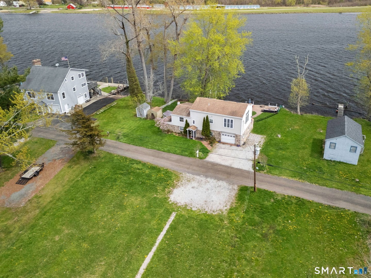 84 Little Meadow Road Photo 7
