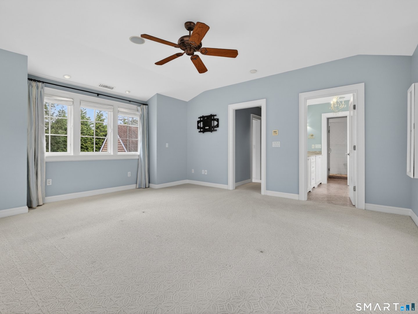 11 Westwood Drive Photo 16
