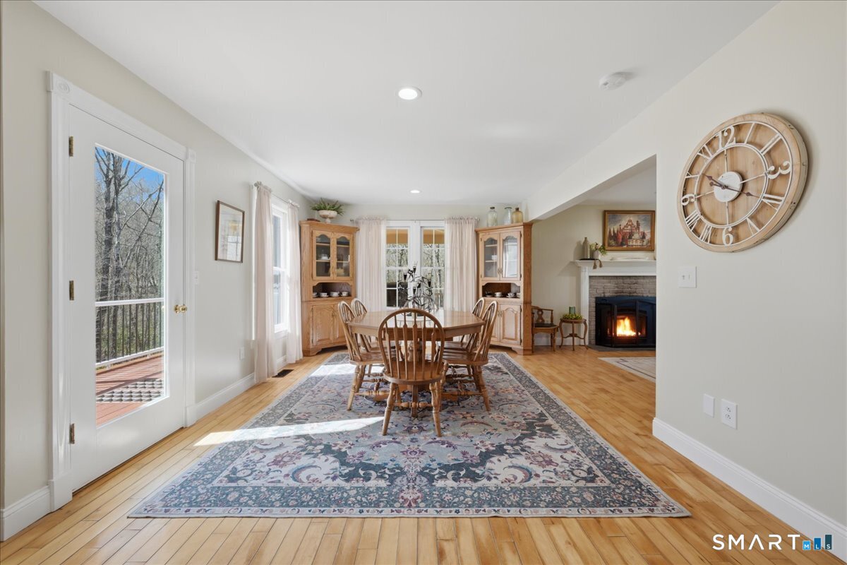 57 Forsyth Road Photo 13