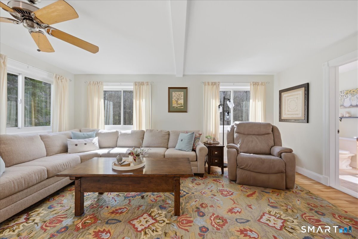 57 Forsyth Road Photo 15