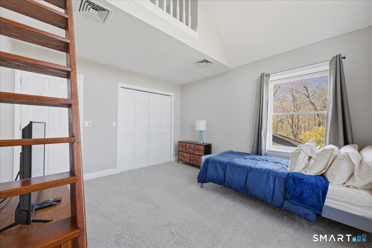 57 Forsyth Road Photo 28