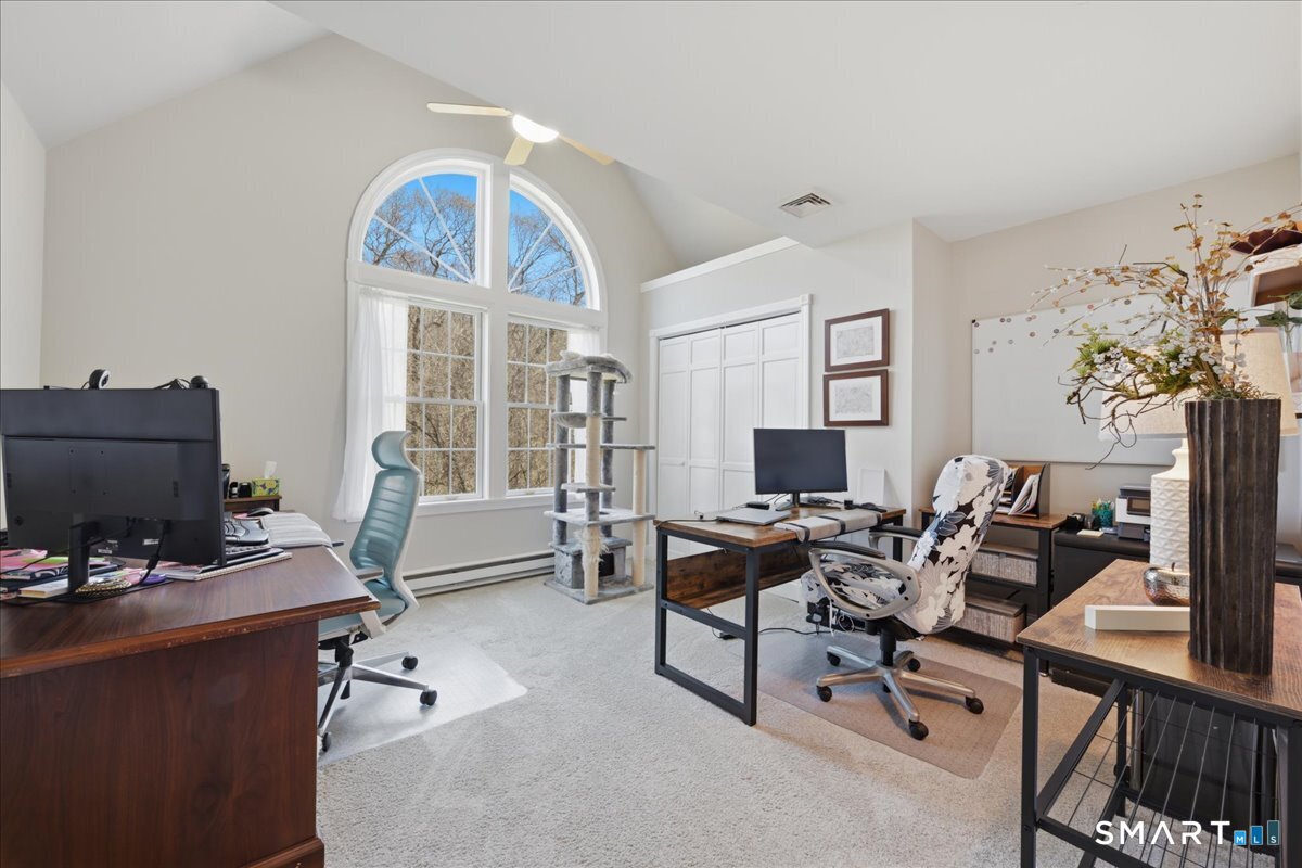 57 Forsyth Road Photo 32