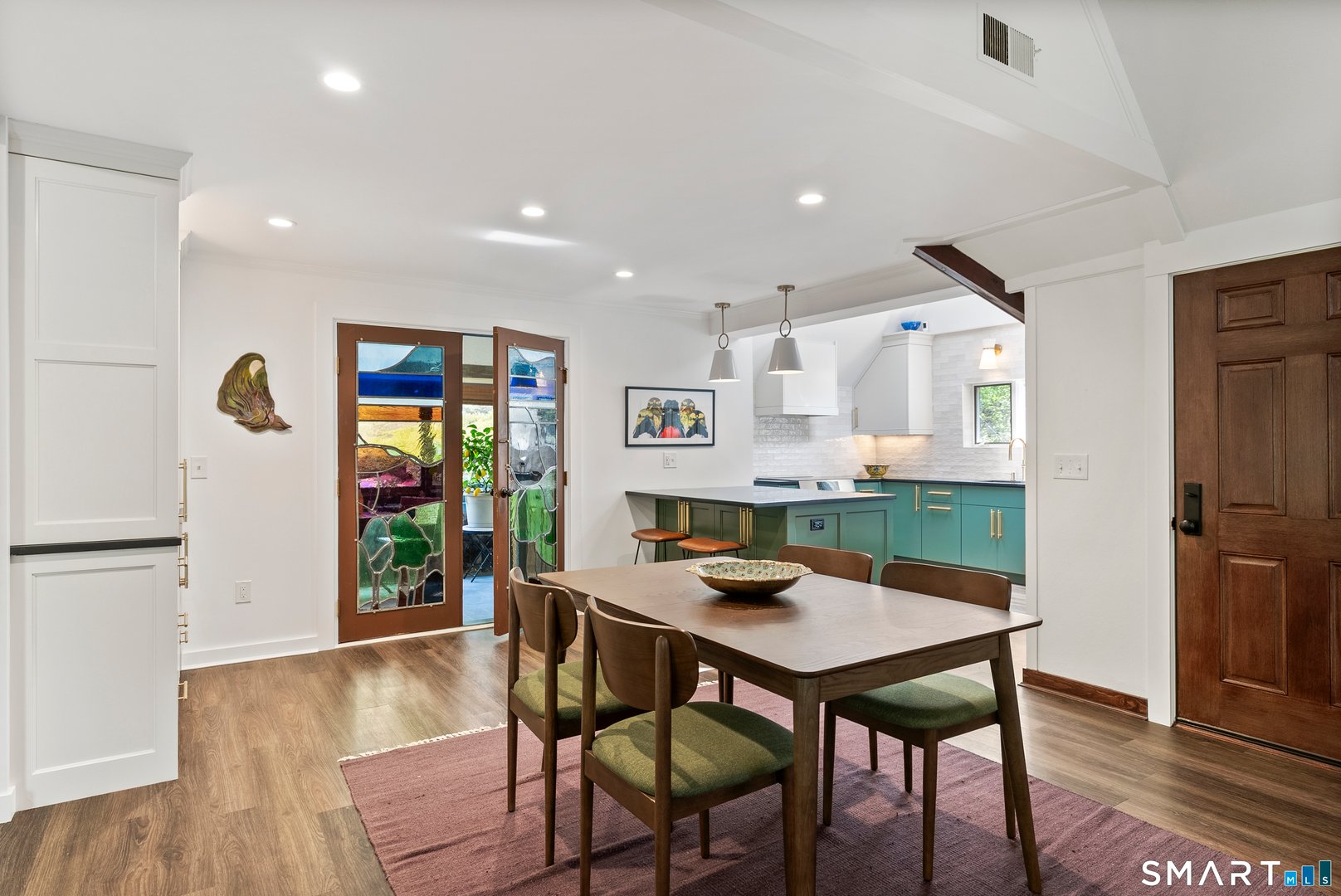 8 Morgan Road Photo 6