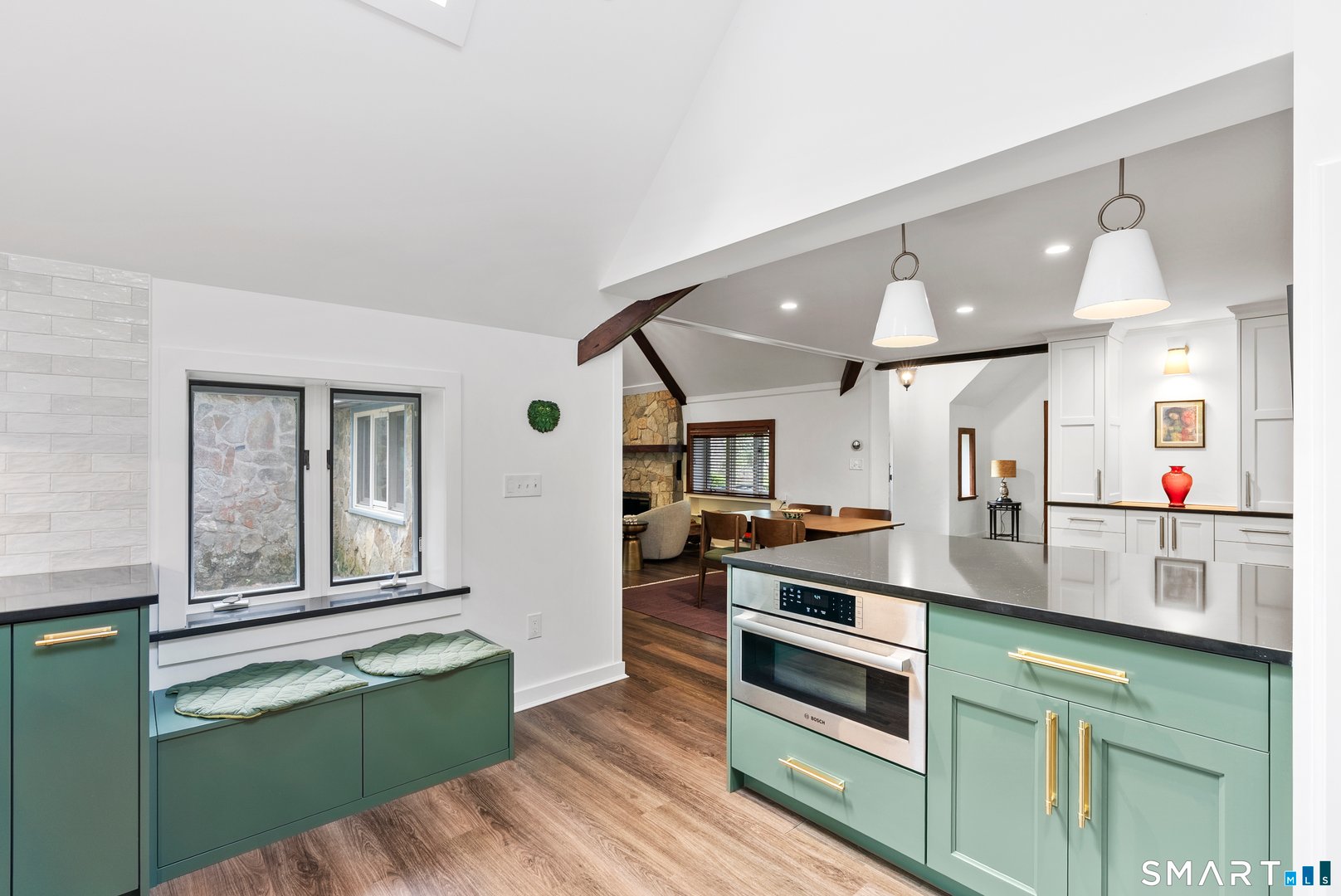 8 Morgan Road Photo 10